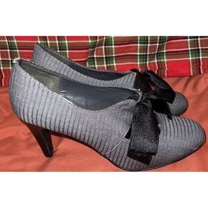 Ann Marino‎ Mary Jane Bow Gray pumps 8.5m